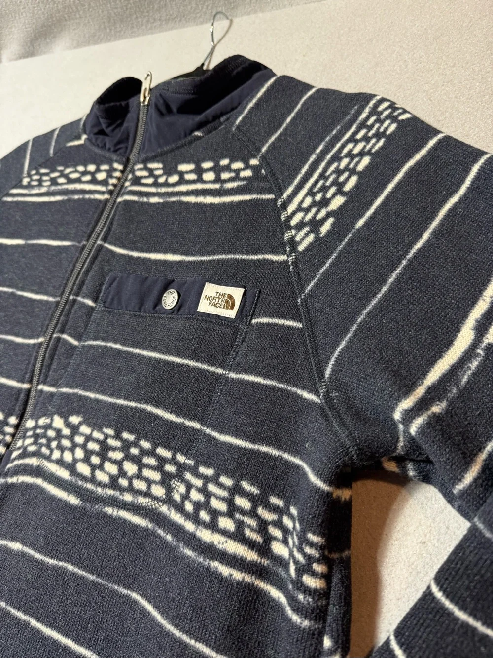 The North Face Men's Aztec Black Fleece Half-Zip with White Stripe Size M